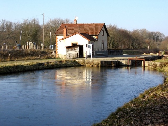 Allier - Audes - passage à niveau
