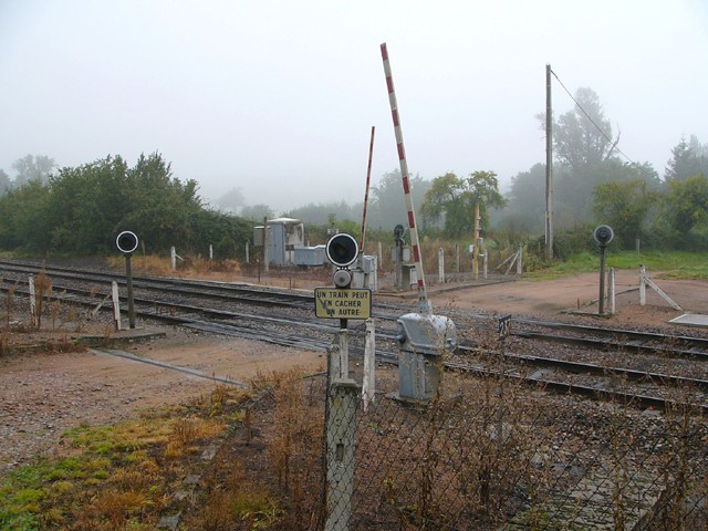 Allier - Beaune d'Allier - passage à niveau