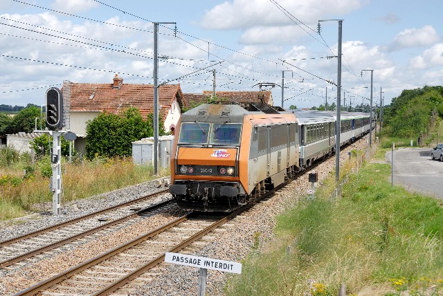 Allier - Bessay sur Allier - passage à niveau