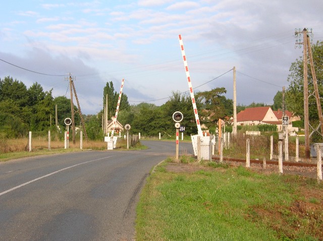 Allier - Coulandon - passage à niveau