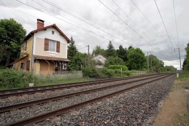 Allier - Creuzier le Vieux - passage à niveau