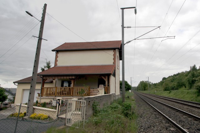 Allier - Creuzier le Vieux - passage à niveau