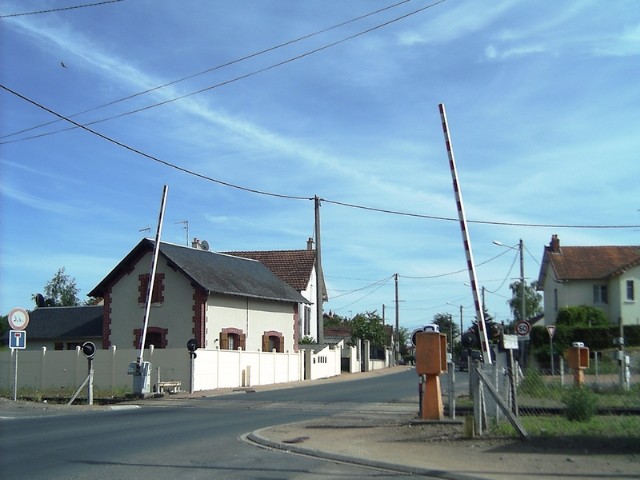 Allier -  - passage à niveau