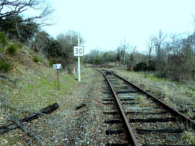 Résultat de recherche d'images pour "SNCF Rails et voies en désuétude Images"