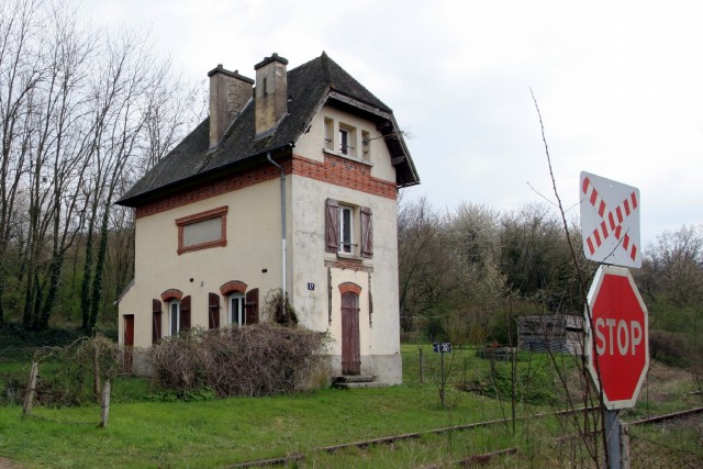 Allier - Le Mayet d'Ecole - passage à niveau