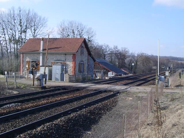 Allier - Montvicq - passage à niveau