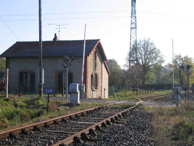 Allier - Malicorne - passage à niveau