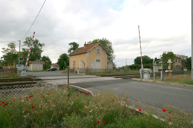 Allier - Monteignet sur l'Andelot - passage à niveau