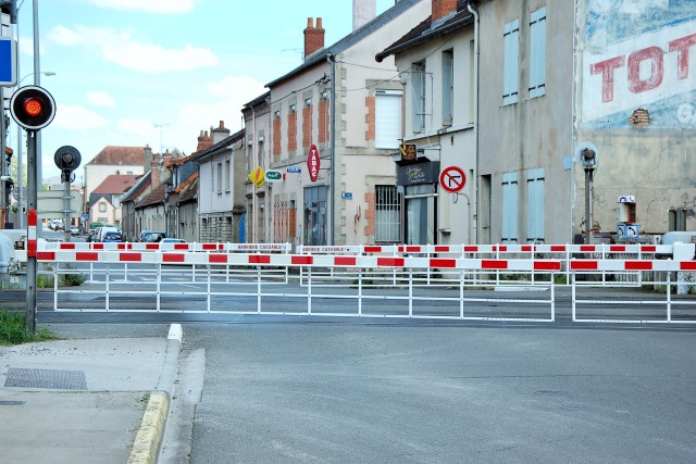 Allier - Moulins - passage à niveau
