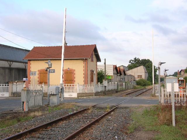 Allier - Moulins - passage à niveau