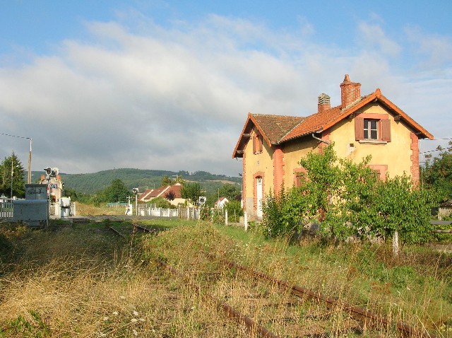 Allier - Noyant d'Allier - passage à niveau