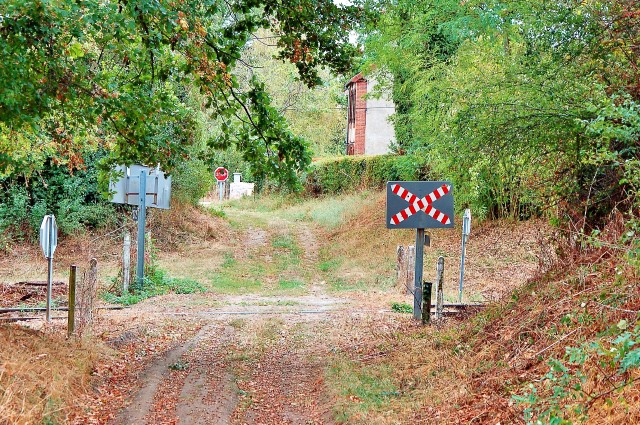 Allier - Noyant d'Allier - passage à niveau