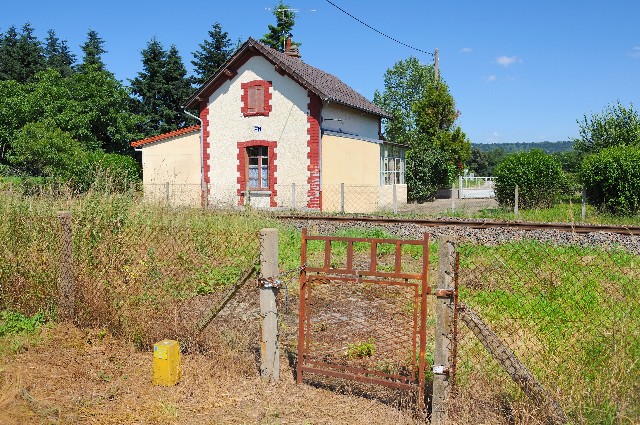 Allier - Saint Victor - passage à niveau