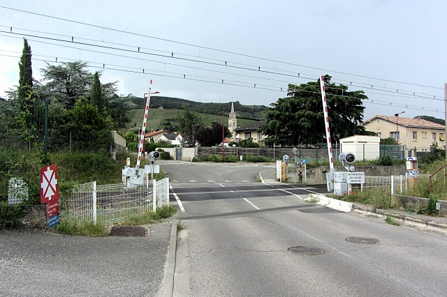 Ardèche - Cornas - passage à niveau