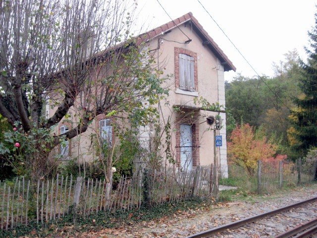 Ardèche - Le Crestet - passage à niveau