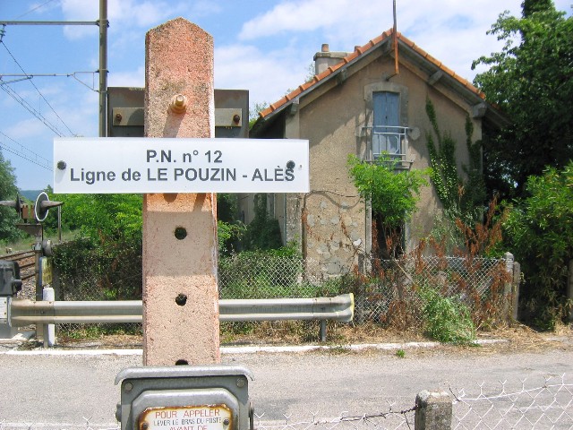 Ardèche - Rochemaure - passage à niveau