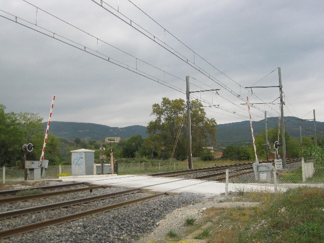 Ardèche - Saint Montan - passage à niveau