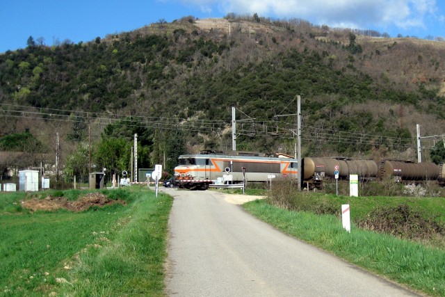 Ardèche - Vion - passage à niveau