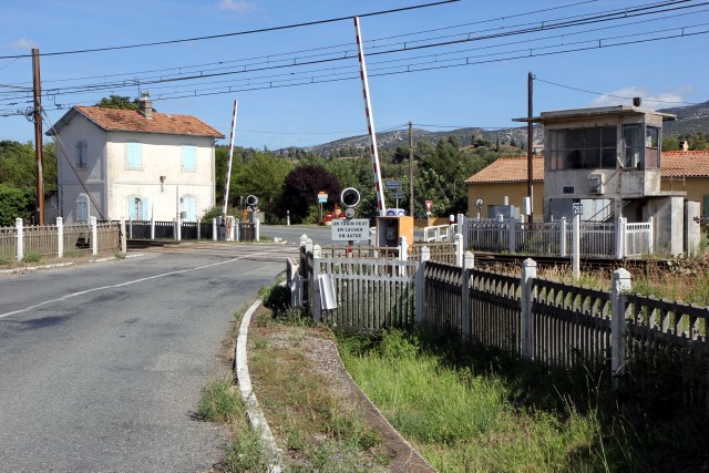 Aude - Douzens - passage à niveau