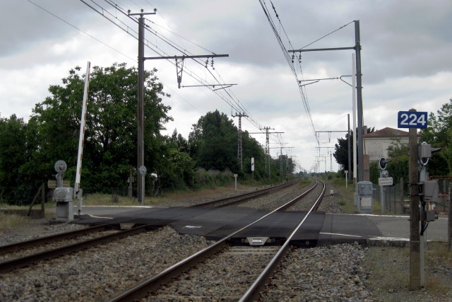 Aude - Mas Saintes Puelles - passage à niveau