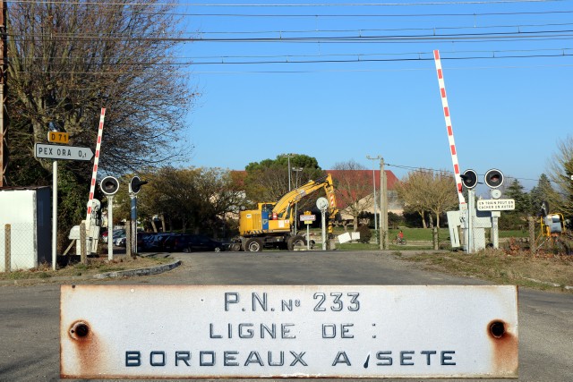 Aude - Pexiora - passage à niveau