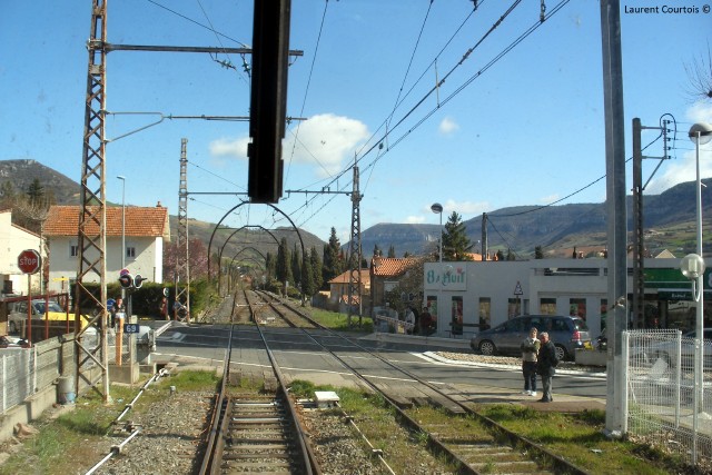 Aveyron - Millau - passage à niveau