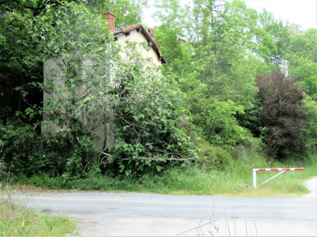 Aveyron - Saint Affrique - passage à niveau