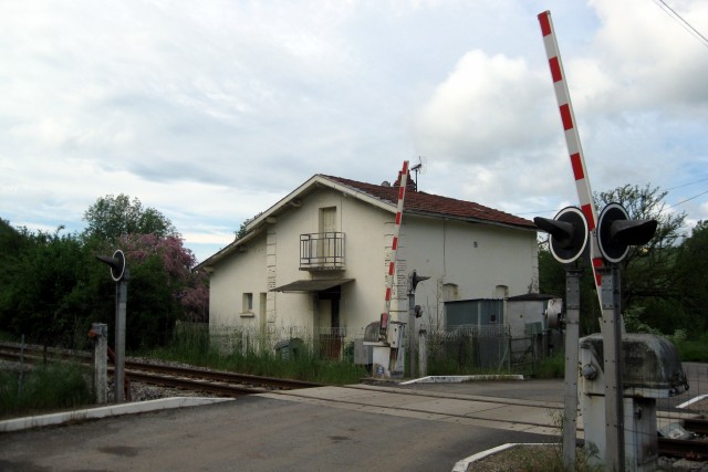 Aveyron - Villefranche de Rouergue - passage à niveau