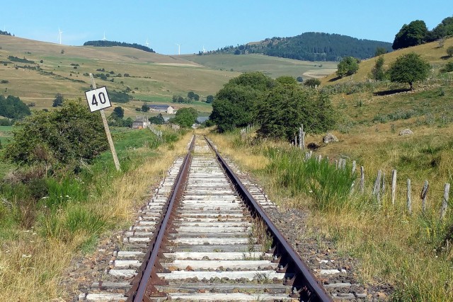 Cantal - Allanche - passage à niveau