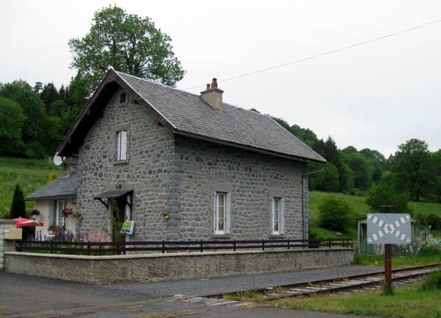 Cantal - Allanche - passage à niveau