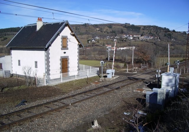 Cantal - Andelat - passage à niveau