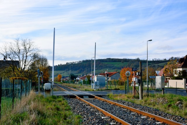 Cantal - Arpajon sur Cère - passage à niveau