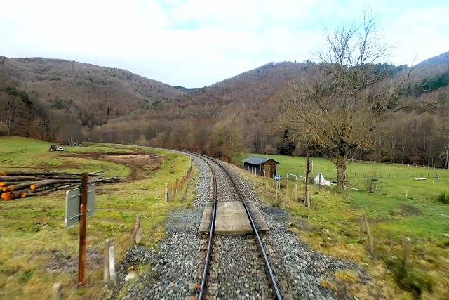 Cantal - Ferrières Saint Mary - passage à niveau