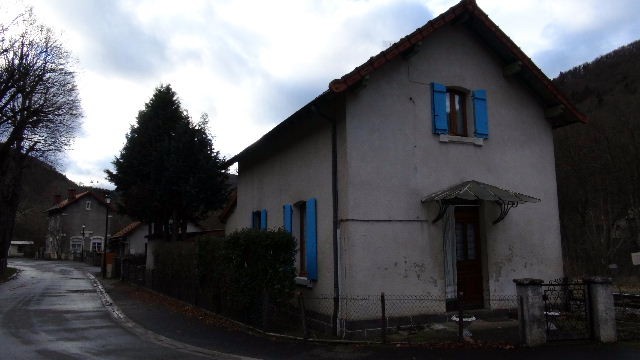 Cantal - Ferrières Saint Mary - passage à niveau