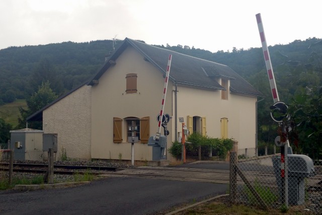 Cantal - La Chapelle d'Alagnon - passage à niveau