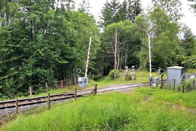 Cantal - Laveissière - passage à niveau