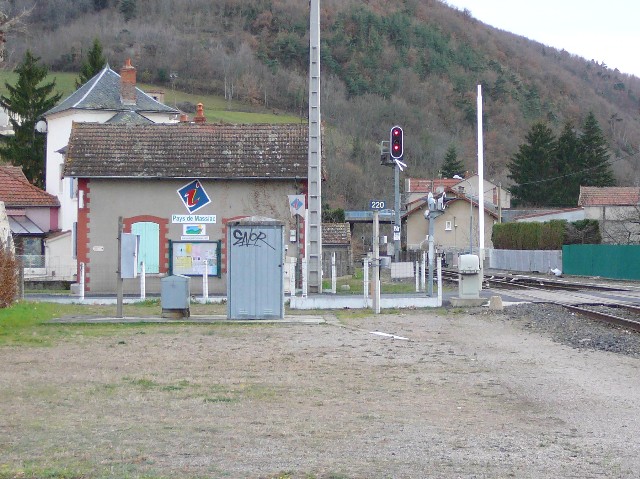 Cantal - Massiac - passage à niveau