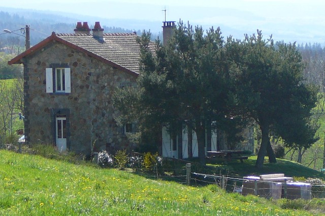 Cantal - Mentières - passage à niveau