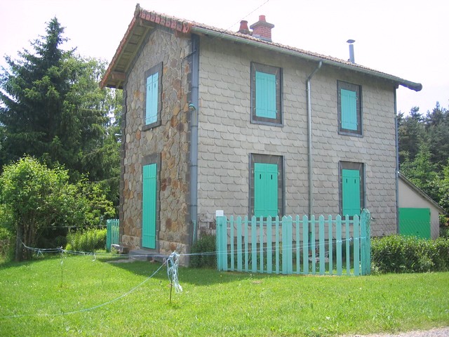 Cantal - Mentières - passage à niveau