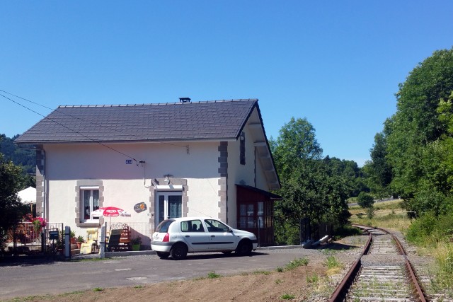 Cantal - Neussargues en Pinatelle  - passage à niveau