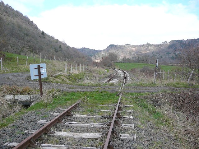 Cantal - Neussargues en Pinatelle  - passage à niveau