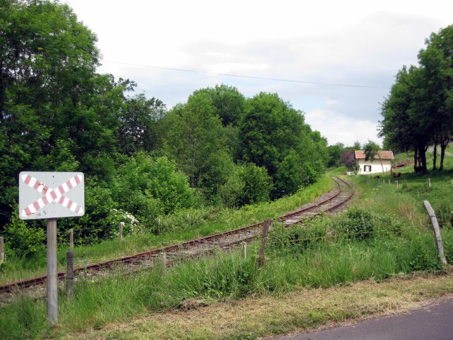 Cantal - Saint Amandin - passage à niveau