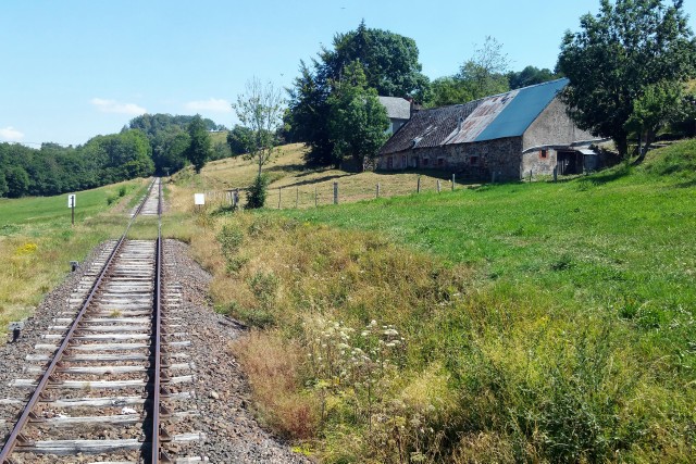 Cantal - Saint Amandin - passage à niveau