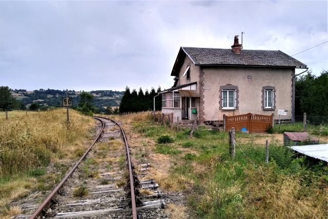 Cantal - Saint Saturnin - passage à niveau