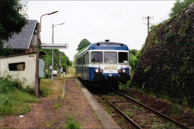 Cantal - Salins - passage à niveau