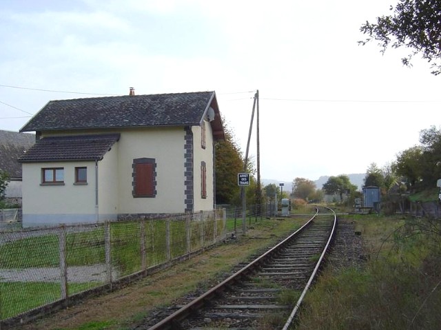 Cantal - Vebret - passage à niveau