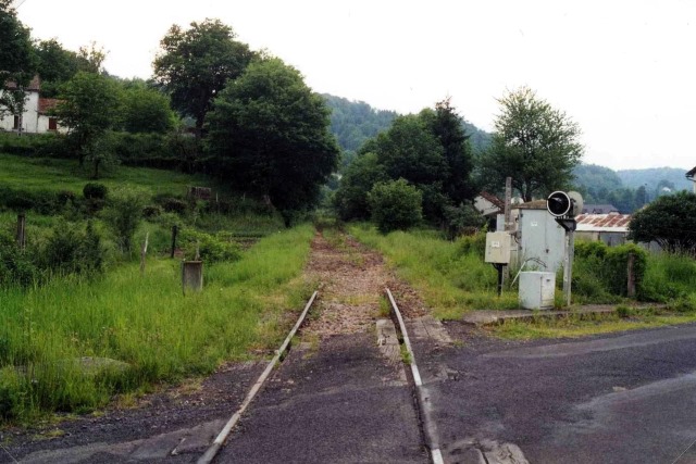 Cantal - Ydes - passage à niveau