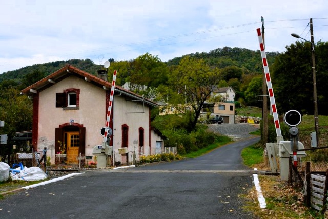 Cantal - Yolet - passage à niveau