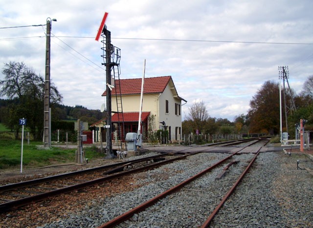 Corrèze -  - passage à niveau