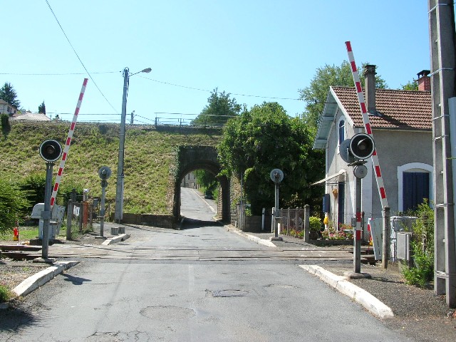 Corrèze - Brive la Gaillarde - passage à niveau
